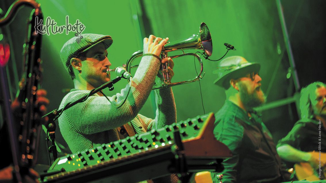 10. September | Liquid & Maniac